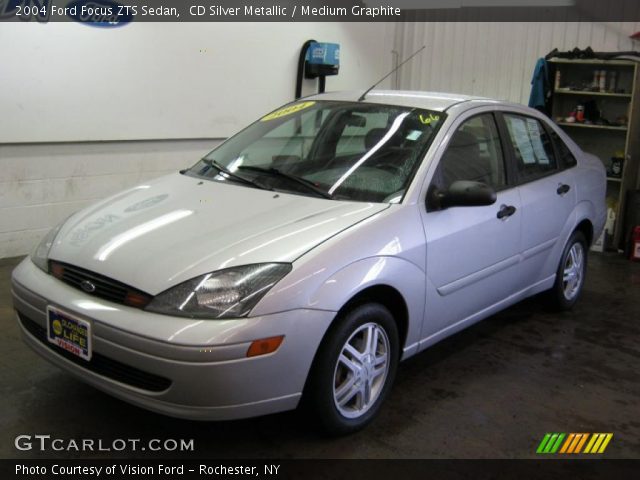2004 Ford Focus ZTS Sedan in CD Silver Metallic