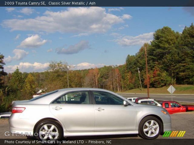 2009 Toyota Camry SE in Classic Silver Metallic