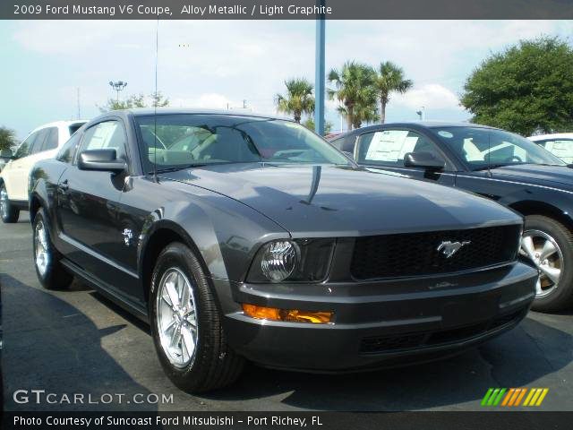 2009 Ford Mustang V6 Coupe in Alloy Metallic