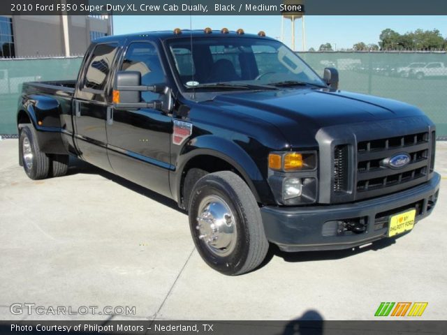 2010 Ford F350 Super Duty XL Crew Cab Dually in Black