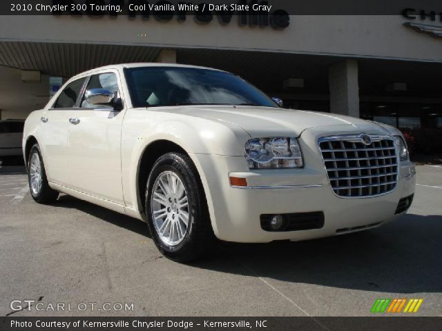 2010 Chrysler 300 Touring in Cool Vanilla White