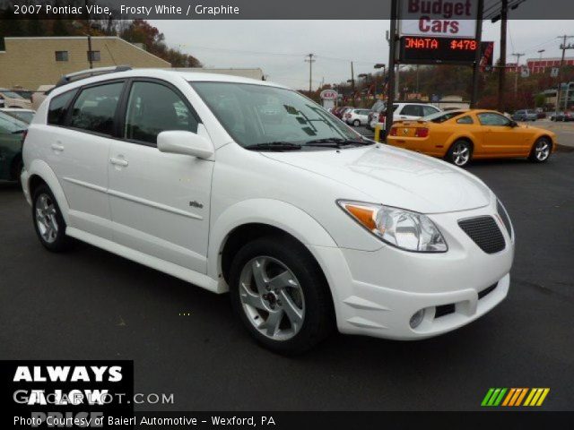 2007 Pontiac Vibe  in Frosty White