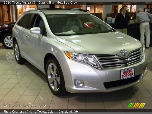 2010 Toyota Venza V6 in Classic Silver Metallic