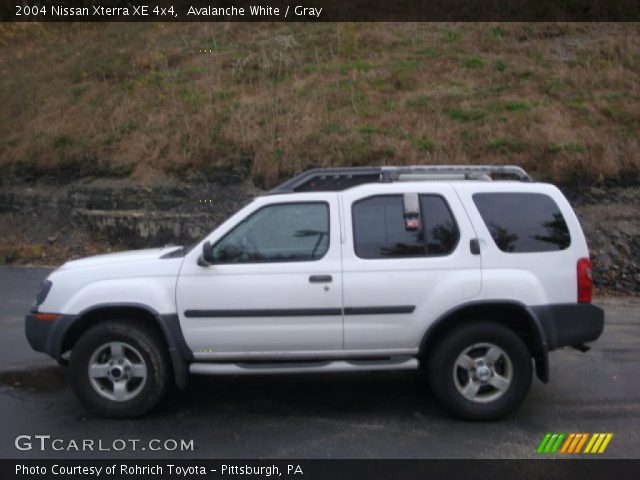 2004 Nissan Xterra XE 4x4 in Avalanche White