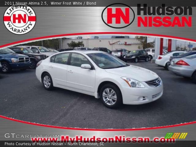 2011 Nissan Altima 2.5 in Winter Frost White