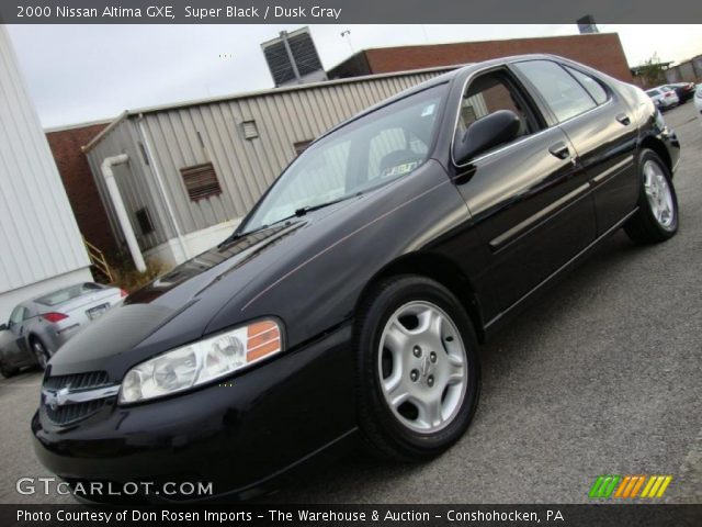 2000 Nissan Altima GXE in Super Black