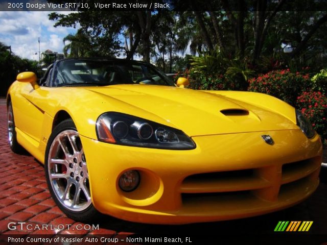 2005 Dodge Viper SRT-10 in Viper Race Yellow