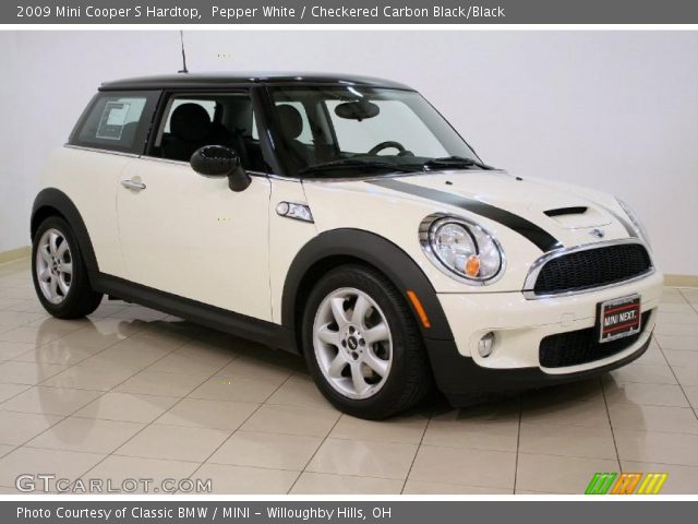 2009 Mini Cooper S Hardtop in Pepper White