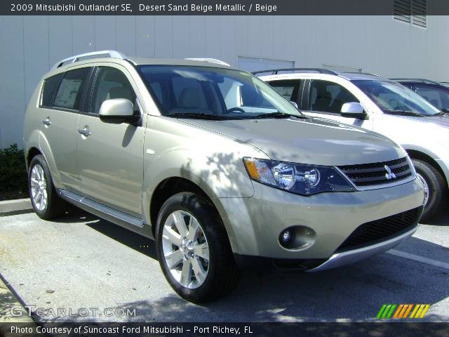 2009 Mitsubishi Outlander SE in Desert Sand Beige Metallic