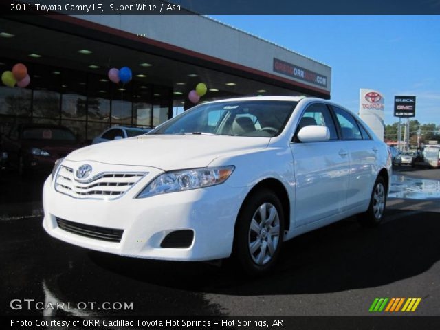 2011 Toyota Camry LE in Super White