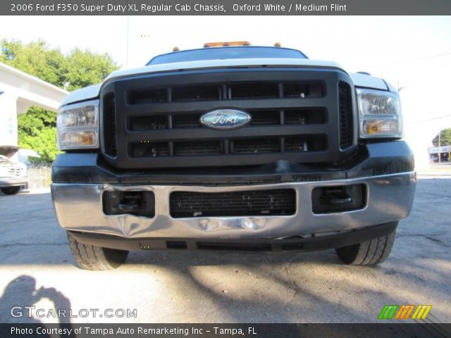 2006 Ford F350 Super Duty XL Regular Cab Chassis in Oxford White