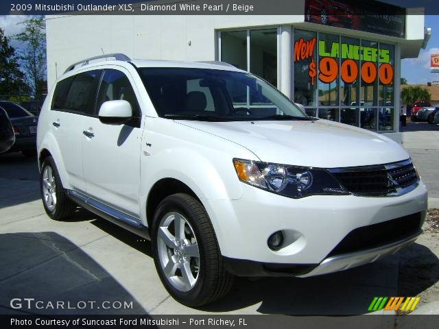 2009 Mitsubishi Outlander XLS in Diamond White Pearl