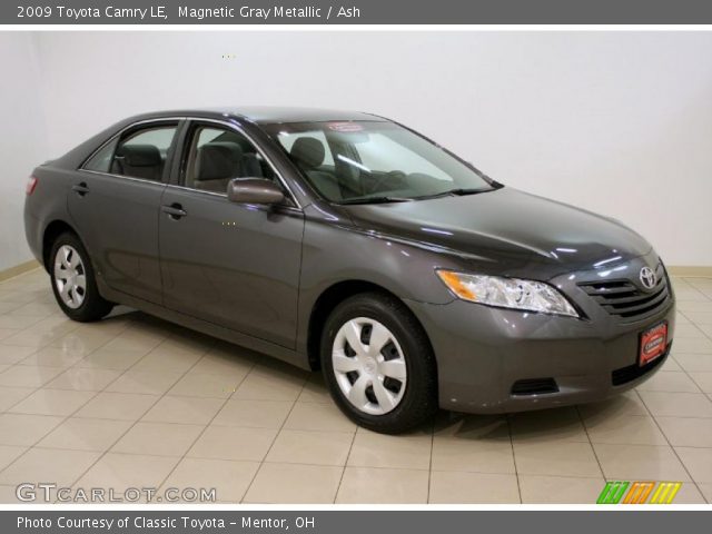 2009 Toyota Camry LE in Magnetic Gray Metallic