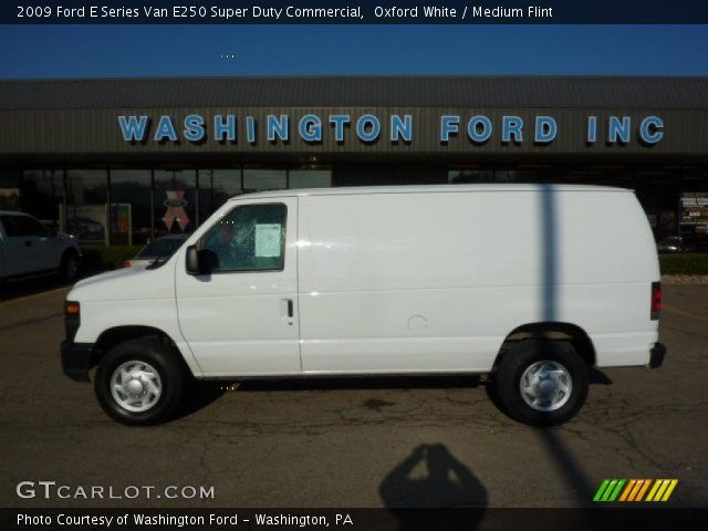 2009 Ford E Series Van E250 Super Duty Commercial in Oxford White