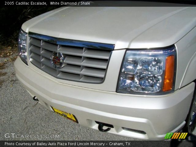 2005 Cadillac Escalade  in White Diamond