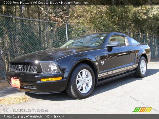 2009 Ford Mustang V6 Coupe in Black