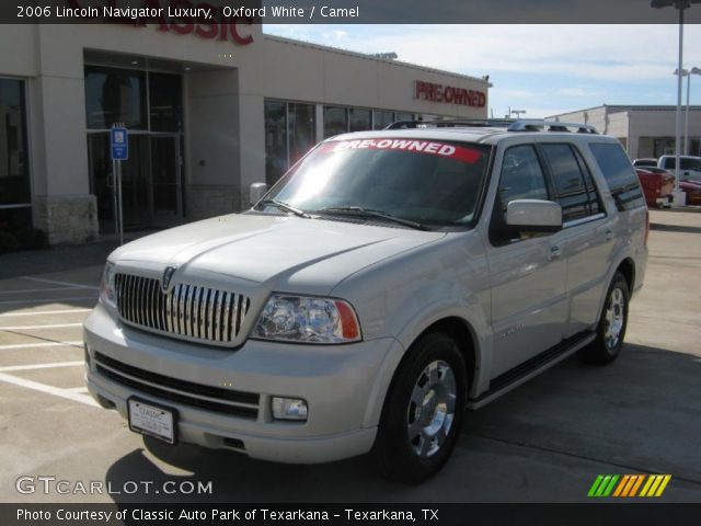 2006 Lincoln Navigator Luxury in Oxford White
