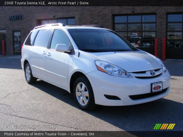 2008 Toyota Sienna XLE in Arctic Frost Pearl
