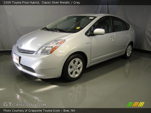 2006 Toyota Prius Hybrid in Classic Silver Metallic