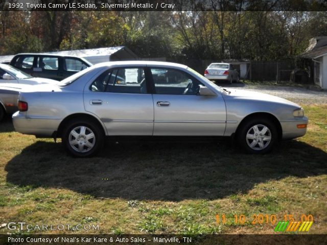 1992 Toyota Camry LE Sedan in Silvermist Metallic