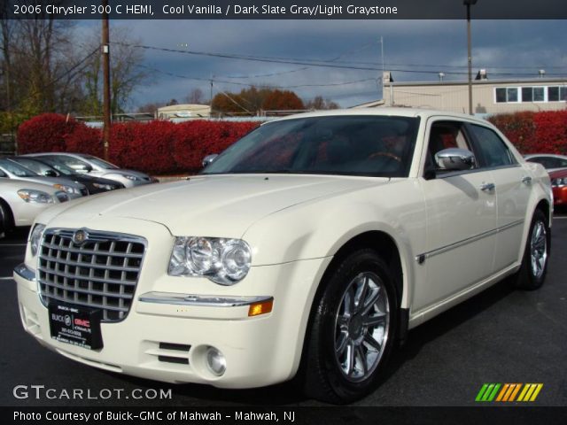 2006 Chrysler 300 C HEMI in Cool Vanilla