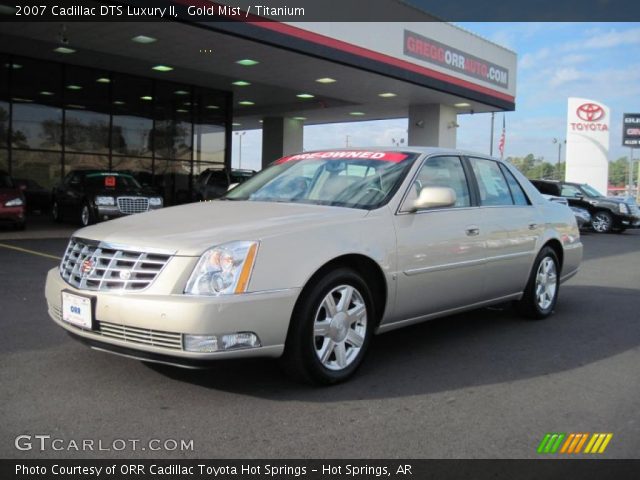 2007 Cadillac DTS Luxury II in Gold Mist