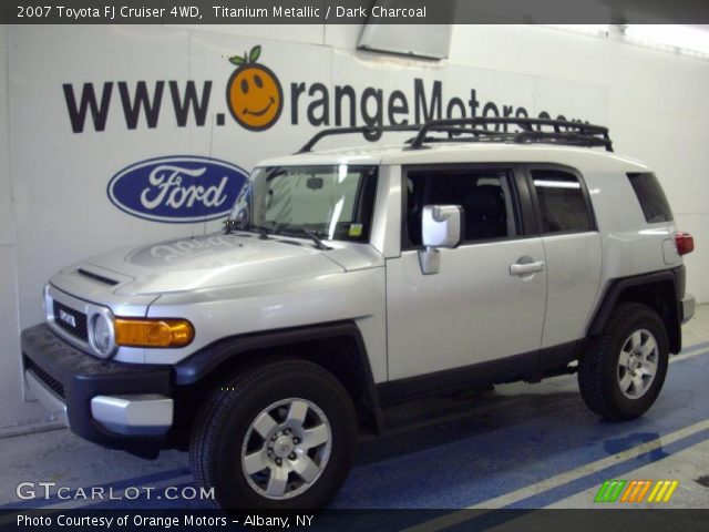 2007 Toyota FJ Cruiser 4WD in Titanium Metallic