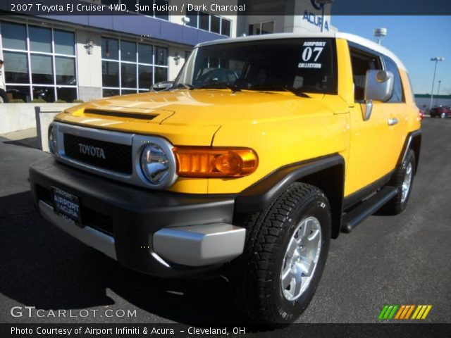 2007 Toyota FJ Cruiser 4WD in Sun Fusion