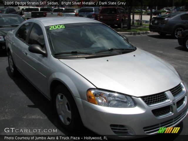 2006 Dodge Stratus SXT Sedan in Bright Silver Metallic