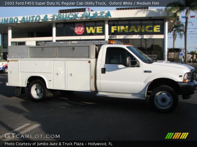 2003 Ford F450 Super Duty XL Regular Cab Utility Truck in Oxford White