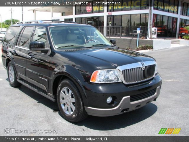 2004 Lincoln Navigator Ultimate in Black Clearcoat