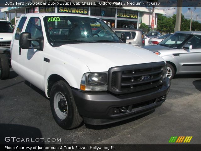 2003 Ford F250 Super Duty XL SuperCab Chassis in Oxford White