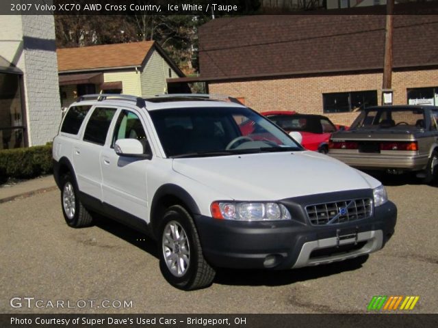 2007 Volvo XC70 AWD Cross Country in Ice White