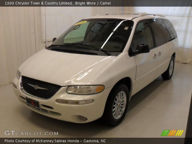 1999 Chrysler Town & Country Limited in Bright White