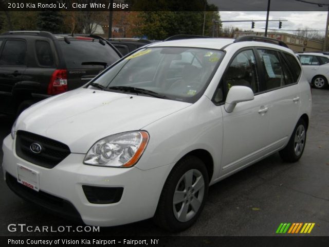 2010 Kia Rondo LX in Clear White
