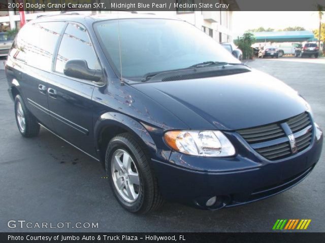 2005 Dodge Grand Caravan SXT in Midnight Blue Pearl