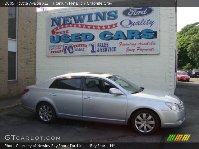 2005 Toyota Avalon XLS in Titanium Metallic