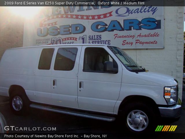2009 Ford E Series Van E250 Super Duty Commercial in Oxford White