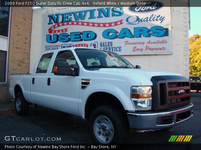 2009 Ford F250 Super Duty XL Crew Cab 4x4 in Oxford White