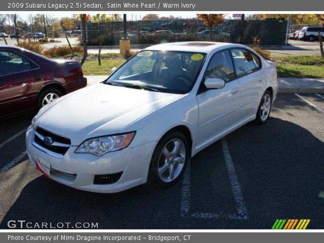 2009 Subaru Legacy 2.5i Sedan in Satin White Pearl