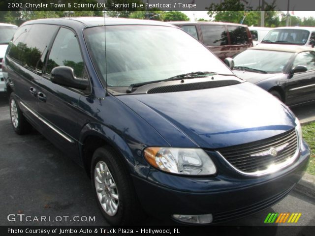 2002 Chrysler Town & Country LXi in Patriot Blue Pearlcoat