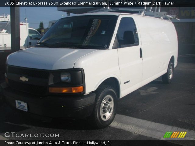 2005 Chevrolet Express 2500 Extended Commercial Van in Summit White