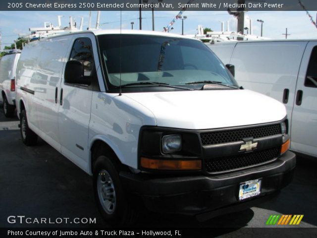 2005 Chevrolet Express 2500 Extended Commercial Van in Summit White