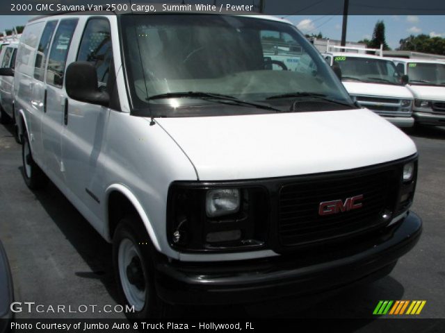2000 GMC Savana Van 2500 Cargo in Summit White