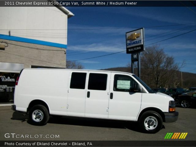 2011 Chevrolet Express 3500 Cargo Van in Summit White