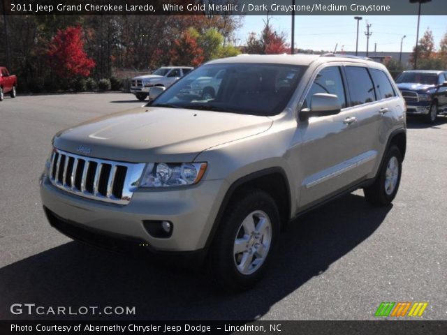 2011 Jeep Grand Cherokee Laredo in White Gold Metallic