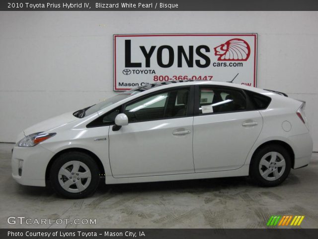 2010 Toyota Prius Hybrid IV in Blizzard White Pearl