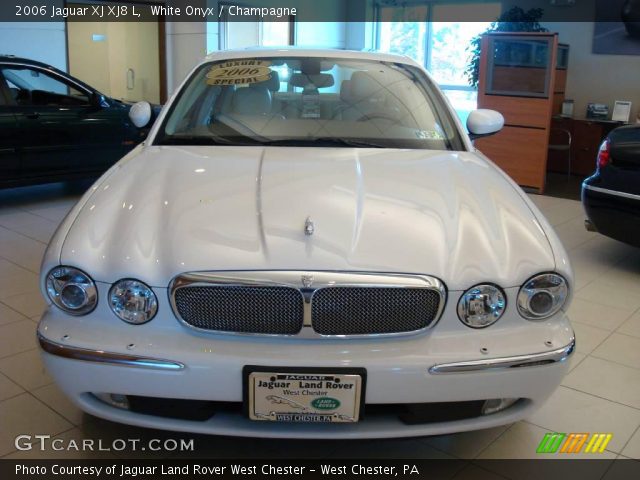 2006 Jaguar XJ XJ8 L in White Onyx