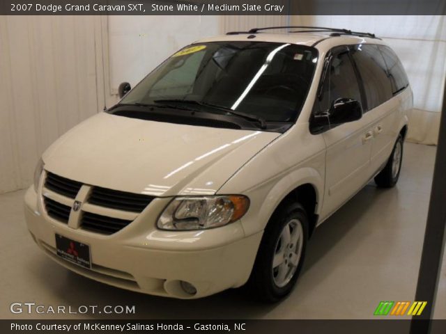 2007 Dodge Grand Caravan SXT in Stone White