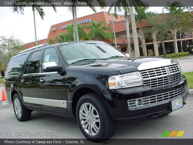 2007 Lincoln Navigator L Luxury in Black